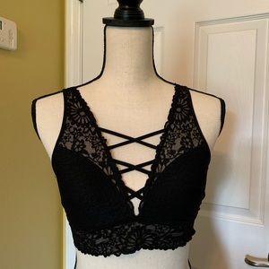 PINK Victoria’s Secret Black Strappy Bralette (M)